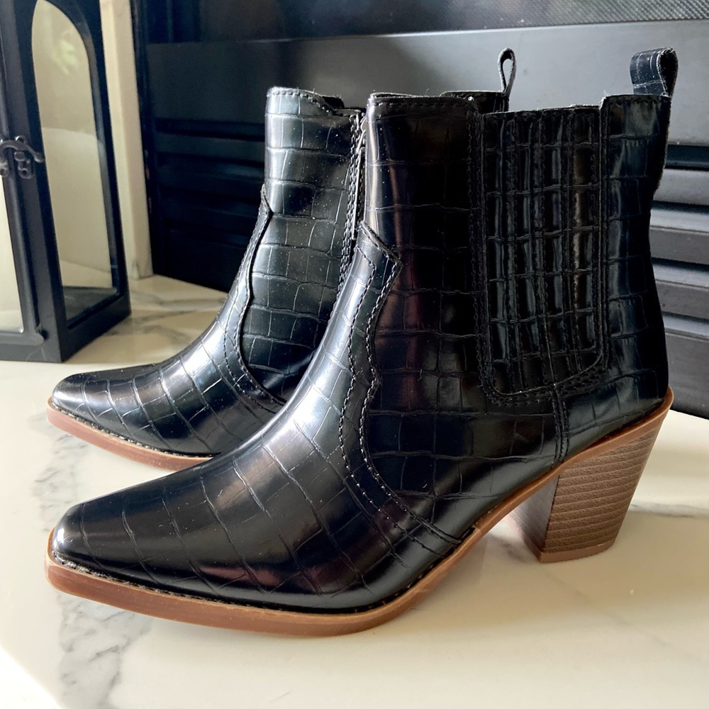 SCOOP Black Faux Alligator Print Booties- New! Never been worn